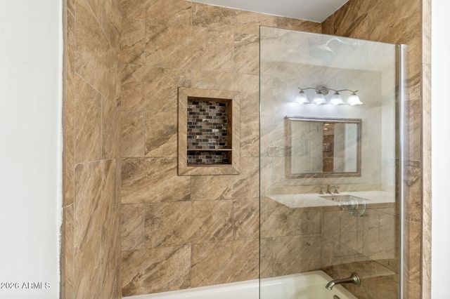 2055 W Edgemont Avenue, Phoenix, AZ 85009