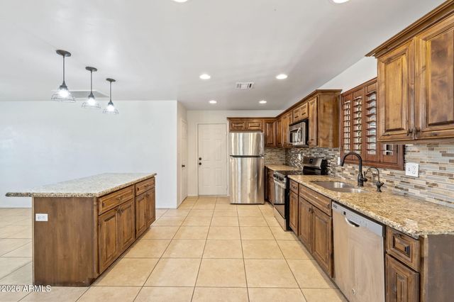 2055 W Edgemont Avenue, Phoenix, AZ 85009