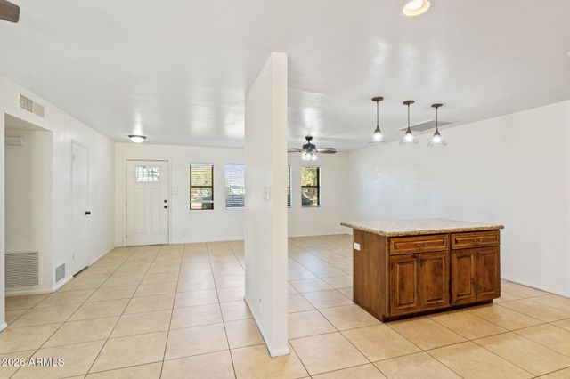 2055 W Edgemont Avenue, Phoenix, AZ 85009