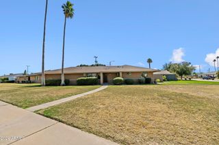 2055 W Edgemont Avenue, Phoenix, AZ 85009