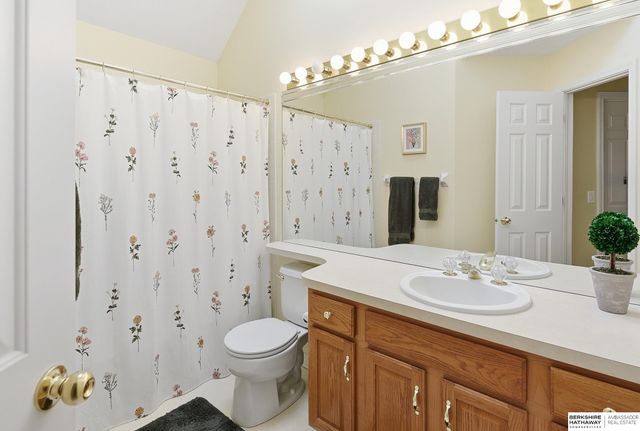 4216 N 163rd Street, Omaha, NE 68116