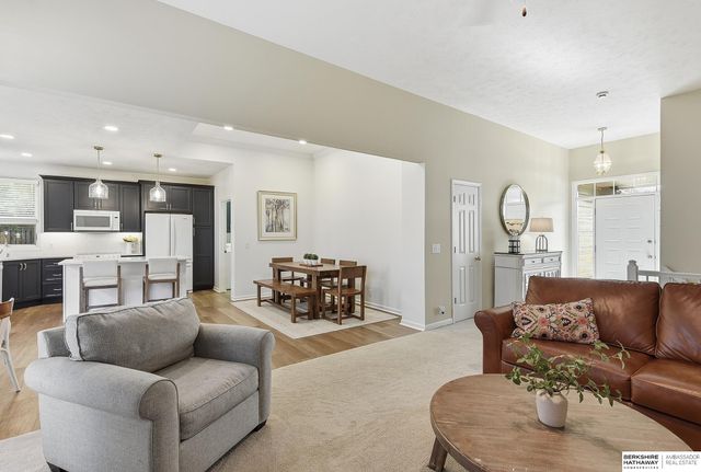 4216 N 163rd Street, Omaha, NE 68116