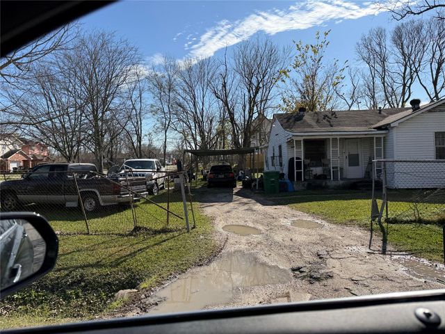 7994 Sparta Street, Houston, TX 77028