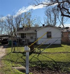 7994 Sparta Street, Houston, TX 77028