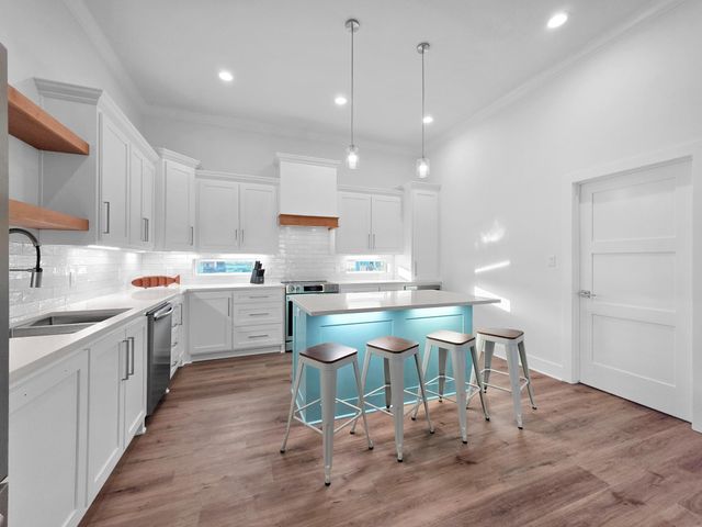 1221 Gulf Road, Crystal Beach, TX 77650