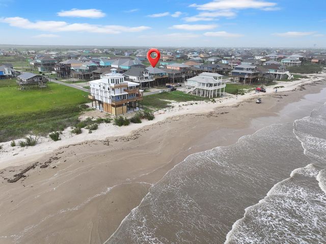 1221 Gulf Road, Crystal Beach, TX 77650