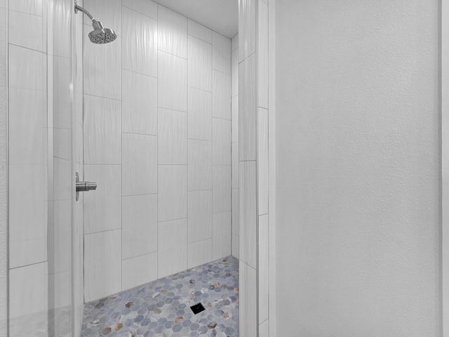 1221 Gulf Road, Crystal Beach, TX 77650