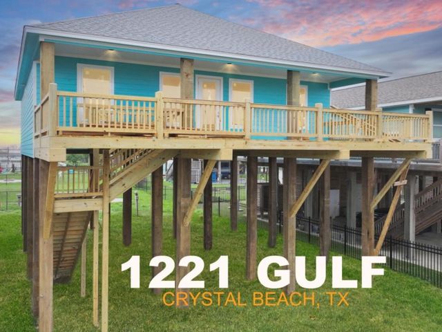 1221 Gulf Road, Crystal Beach, TX 77650