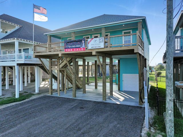 1221 Gulf Road, Crystal Beach, TX 77650