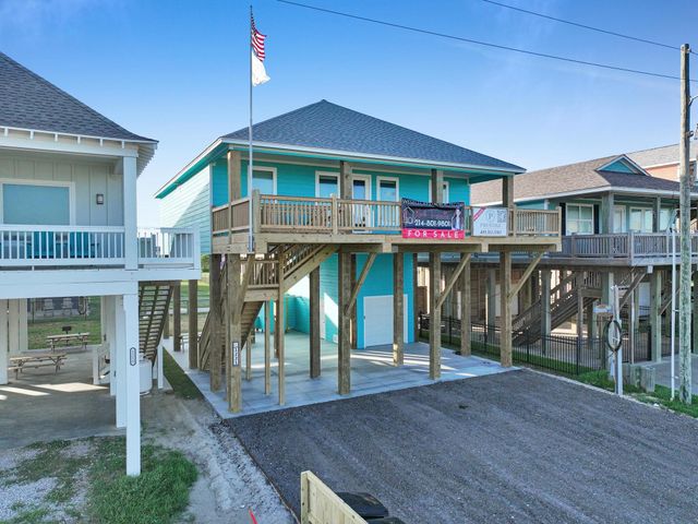 1221 Gulf Road, Crystal Beach, TX 77650