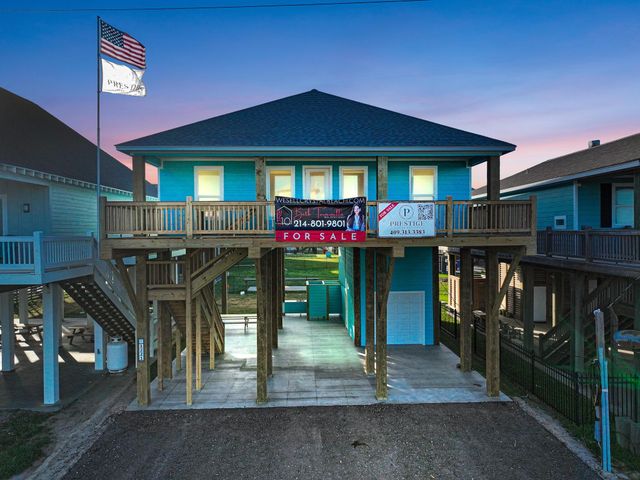 1221 Gulf Road, Crystal Beach, TX 77650
