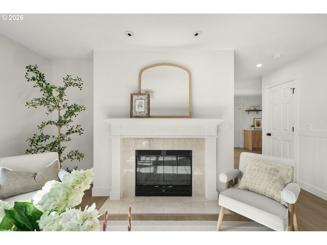 10618 Sw GARDEN PARK Pl, Portland, OR 97223