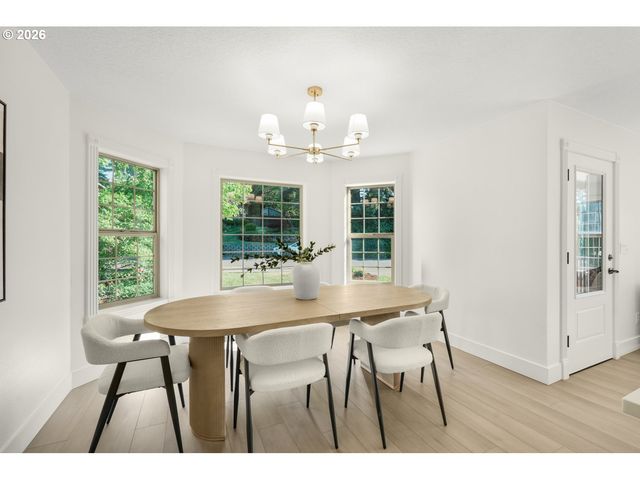 10618 Sw GARDEN PARK Pl, Portland, OR 97223
