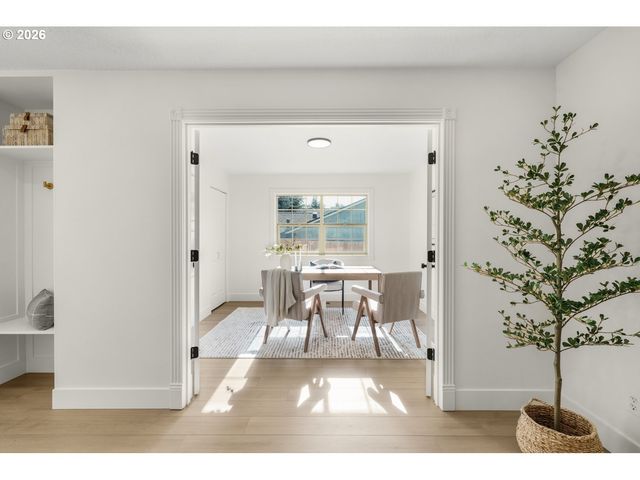 10618 Sw GARDEN PARK Pl, Portland, OR 97223