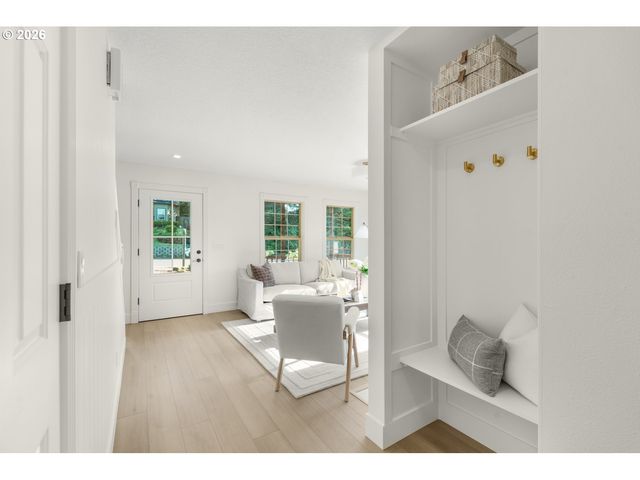 10618 Sw GARDEN PARK Pl, Portland, OR 97223