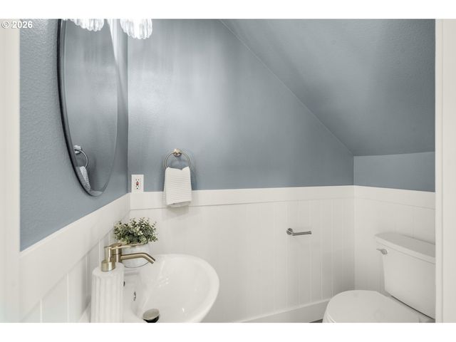 10618 Sw GARDEN PARK Pl, Portland, OR 97223