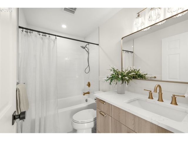 10618 Sw GARDEN PARK Pl, Portland, OR 97223