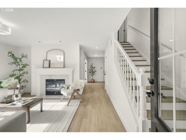 10618 Sw GARDEN PARK Pl, Portland, OR 97223