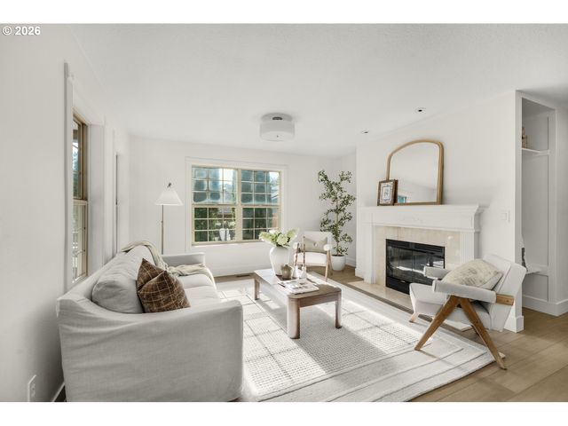 10618 Sw GARDEN PARK Pl, Portland, OR 97223