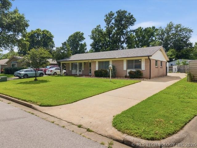 6831 E 17th Street, Tulsa, OK 74112