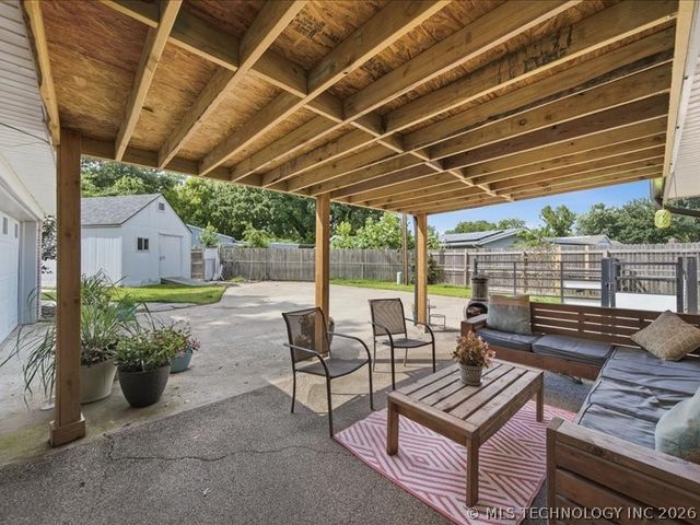 6831 E 17th Street, Tulsa, OK 74112