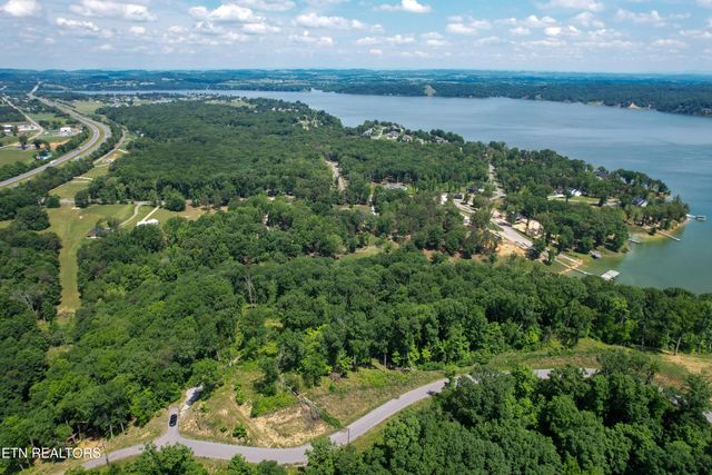 102 Ridgeline Tr, Dandridge, TN 37725
