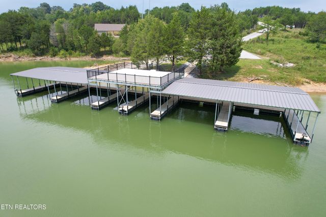 102 Ridgeline Tr, Dandridge, TN 37725