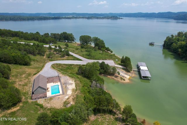 102 Ridgeline Tr, Dandridge, TN 37725