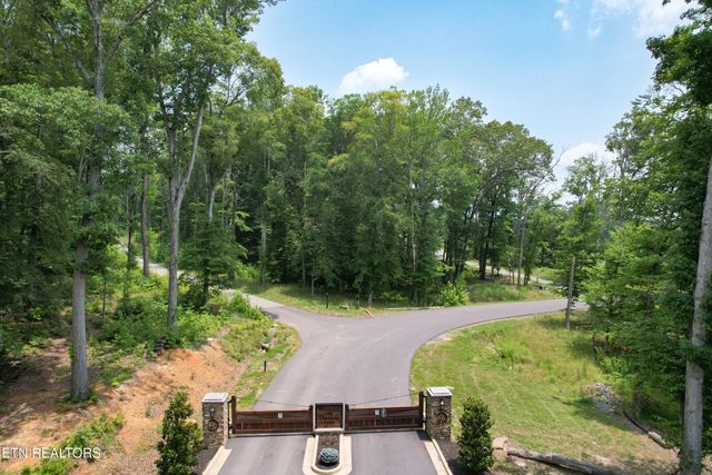102 Ridgeline Tr, Dandridge, TN 37725