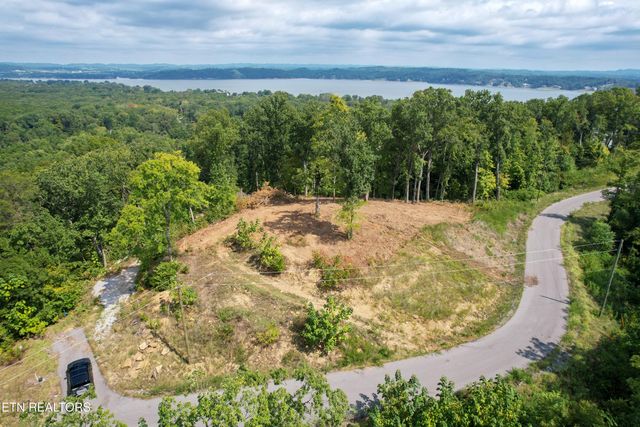 102 Ridgeline Tr, Dandridge, TN 37725