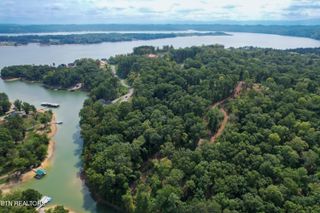 102 Ridgeline Tr, Dandridge, TN 37725