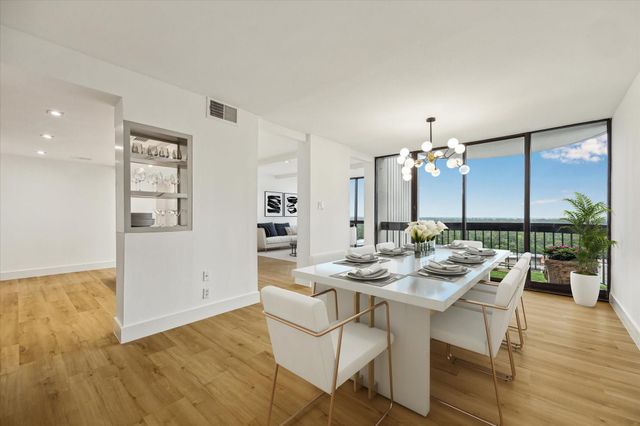 5001 Woodway Drive Drive 1806, Houston, TX 77056