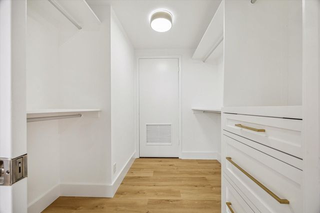 5001 Woodway Drive Drive 1806, Houston, TX 77056