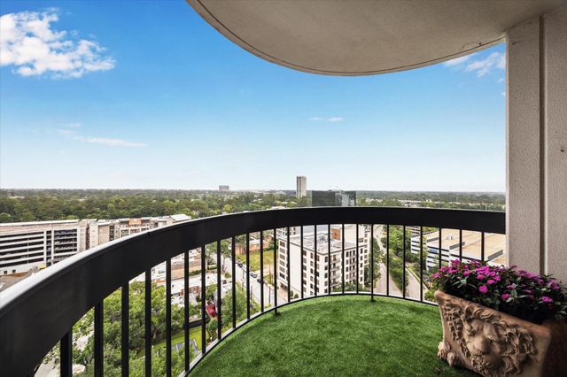 5001 Woodway Drive Drive 1806, Houston, TX 77056