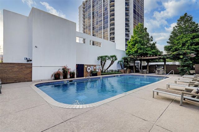 5001 Woodway Drive Drive 1806, Houston, TX 77056