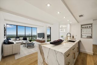 5001 Woodway Drive Drive 1806, Houston, TX 77056