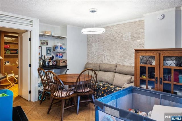 2208 Harmon Cove Tower, Secaucus, NJ 07094