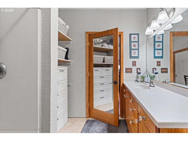 34102 Ne 14TH Ave, La Center, WA 98629