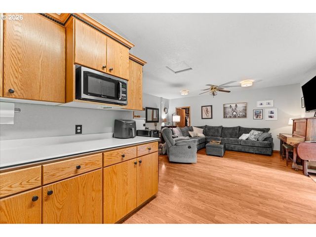 34102 Ne 14TH Ave, La Center, WA 98629