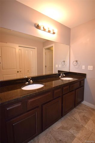 55752 Timbers Edge Drive, Shelby Charter Township, MI 48316