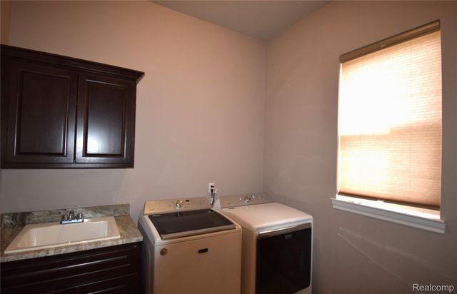 55752 Timbers Edge Drive, Shelby Charter Township, MI 48316