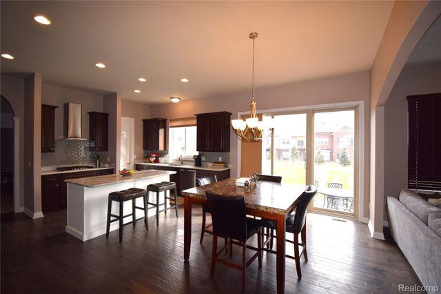 55752 Timbers Edge Drive, Shelby Charter Township, MI 48316