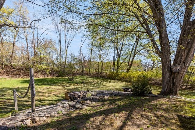 10 Highland St, Spencer, MA 01562