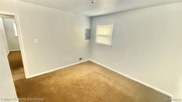 1644 E Goulson Avenue, Hazel Park, MI 48030