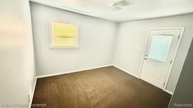 1644 E Goulson Avenue, Hazel Park, MI 48030