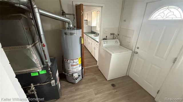 1644 E Goulson Avenue, Hazel Park, MI 48030