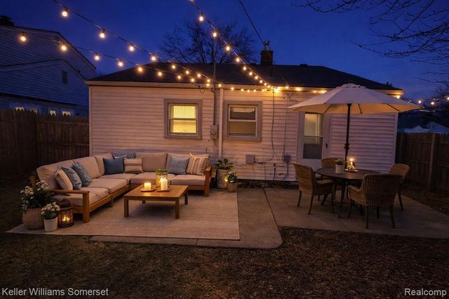 1644 E Goulson Avenue, Hazel Park, MI 48030