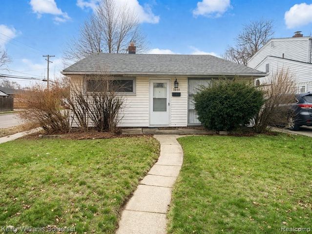 1644 E Goulson Avenue, Hazel Park, MI 48030