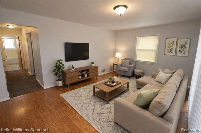 1644 E Goulson Avenue, Hazel Park, MI 48030