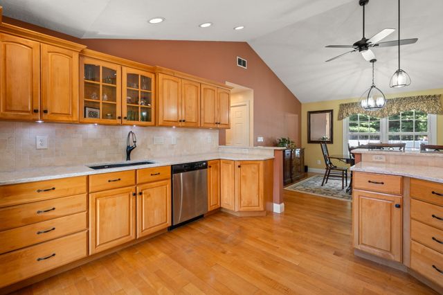 6 Perennial Ln, Hampden, MA 01036